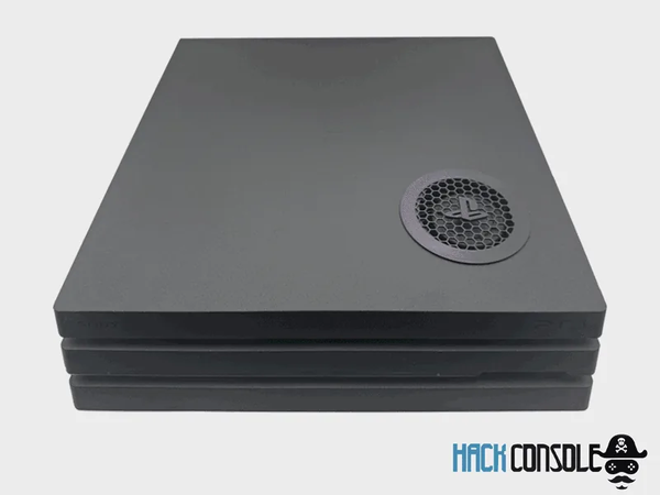 PS4 Pro avec arrivée d’air filtrée et application de métal liquide.
